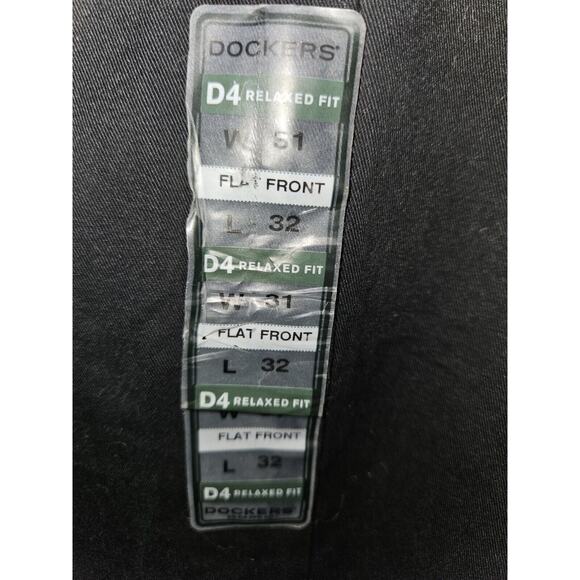 NWT! Dockers Pants Mens 31X32 Black Flat Front D4 Relaxed Fit True Chino - Picture 9 of 9